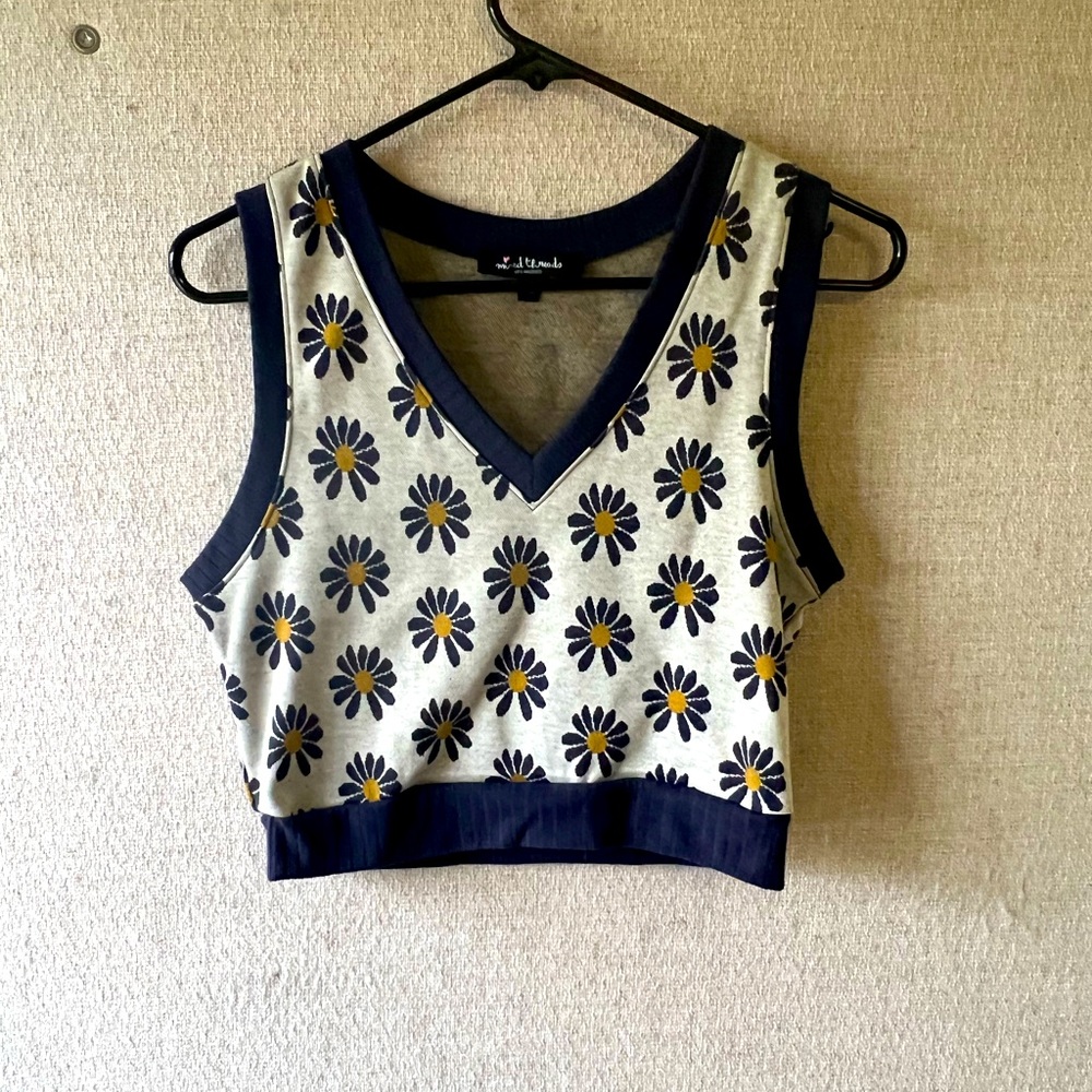 Cropped Fitted Vest Top Floral Navy V-Cut